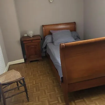 Maison De Campagne Dans Hameau Typique Réquista